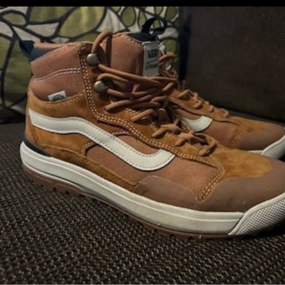 VANS ULTRARANGE EXO HIGH size 9 in great shape!